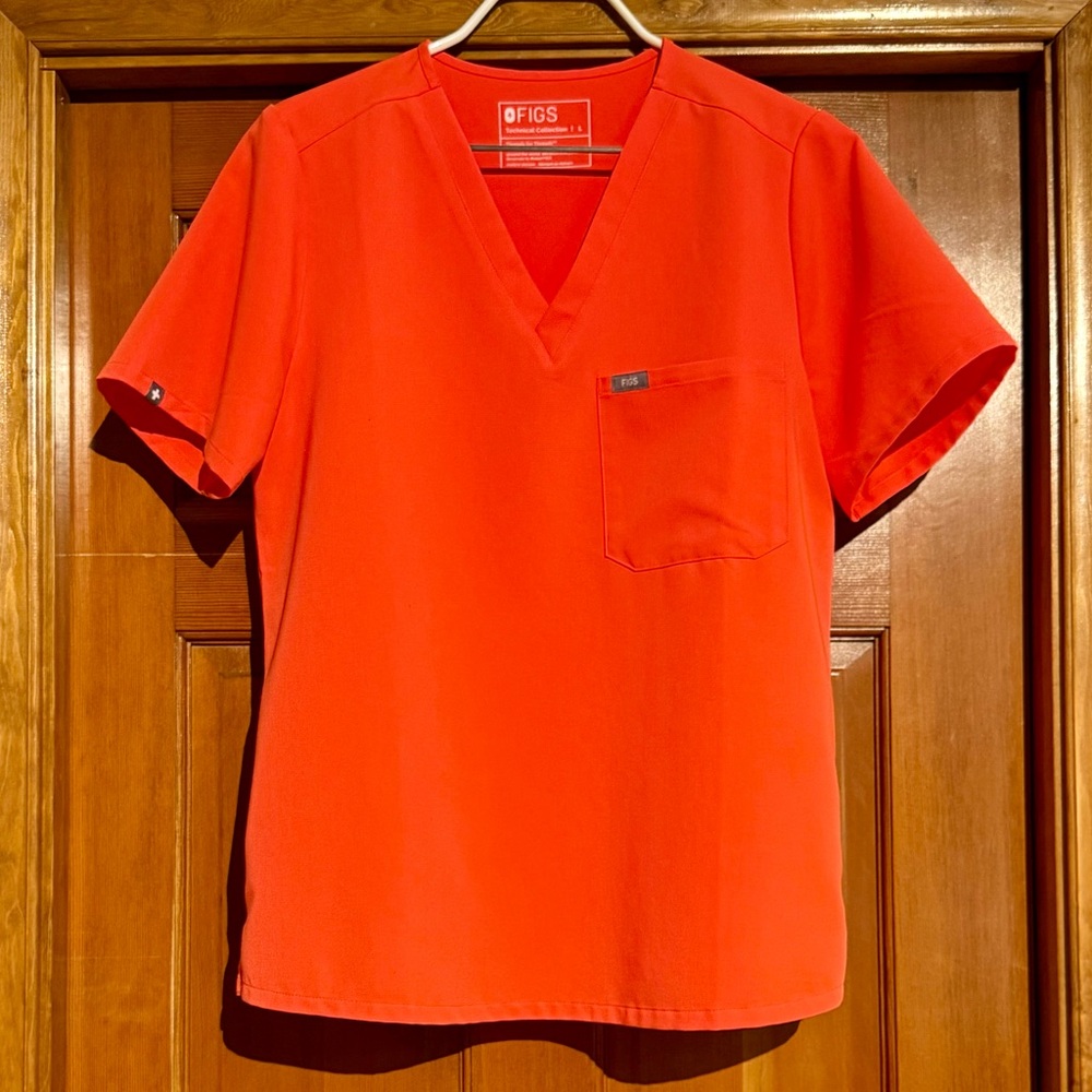 FIGS Catarina One Pocket Scrub Top Limited Edition Fiery Coral Sold Out ❤️‍🔥🪸🧡